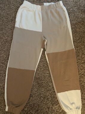 Women's Colorblock Jogger Pants in Neutral Patchwork Like New